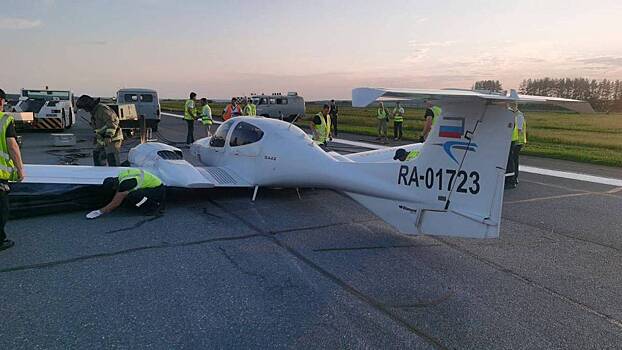 В Татарстане самолет приземлился на днище во время учебного полета
