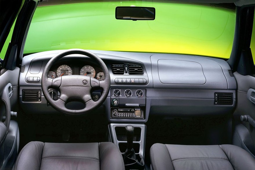 Внешность от дизайнера Bentley и дизельная спортверсия: история успеха Skoda Fabia I3