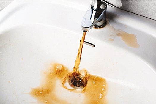 Специалисты рассказали о многих последствиях ржавой воды для здоровья