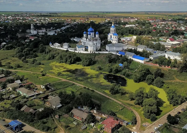 Затопленные церкви и дома гениев. 5 красивых российских деревушек на летние выходные4