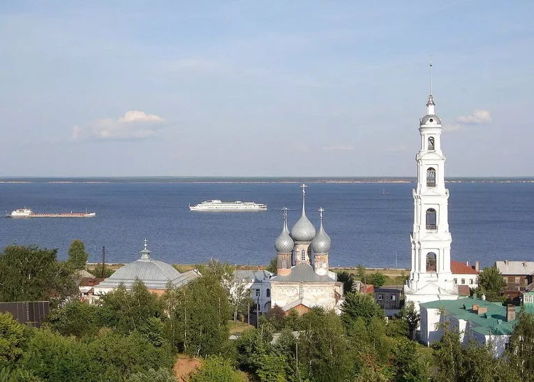 Затопленные церкви и дома гениев. 5 красивых российских деревушек на летние выходные3
