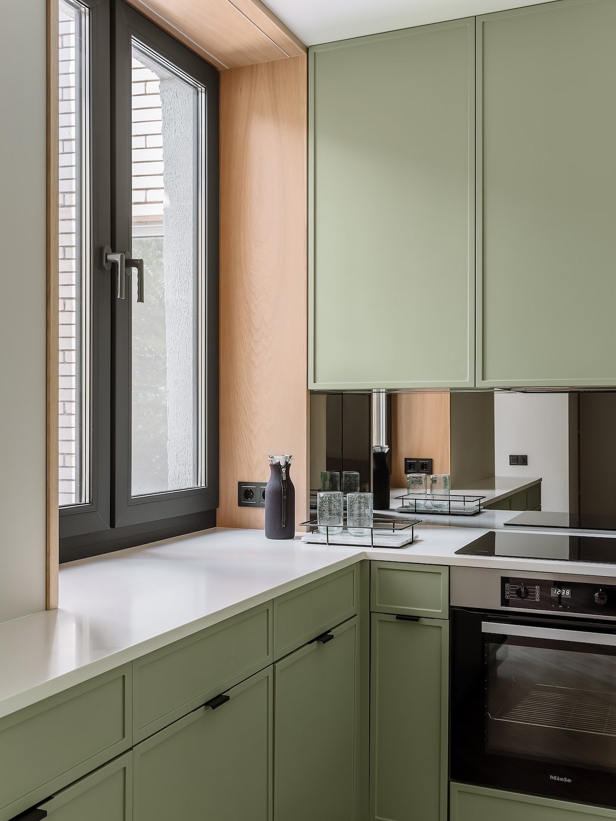 Зеркала, много зелени и ощущение загородного дома: квартира 71 кв. м в районе Патриарших прудов (фото до и после переделки)20