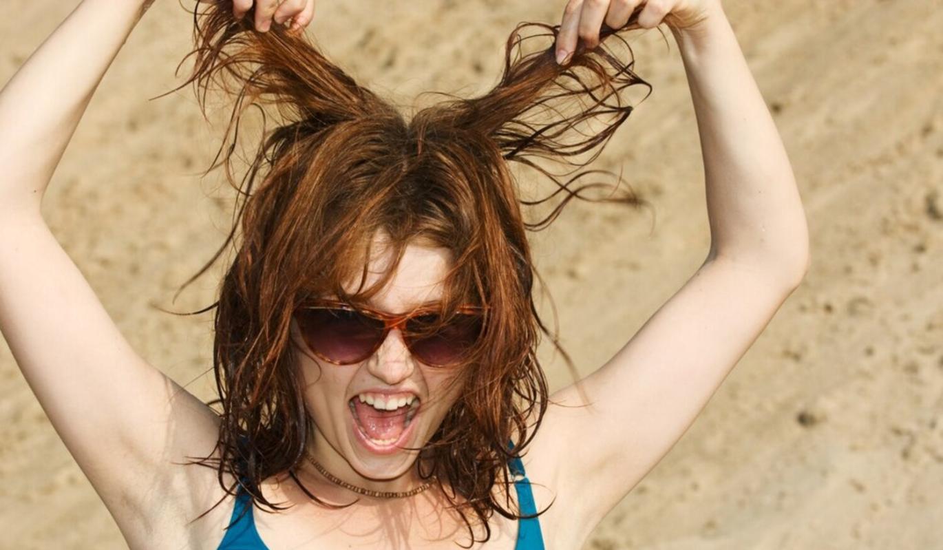 3 важных правила ухода за волосами летом: защитите локоны от солнца и морской воды
