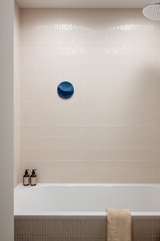 До и после: 7 ванных комнат от дизайнеров, которые теперь не узнать24