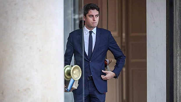 Макрон отправит в отставку премьера Франции