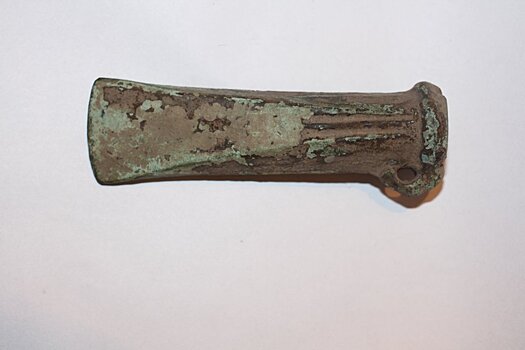 Археолог нашел часть кельтского топора бронзового века