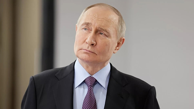 Путин приехал в Ораниенбаум