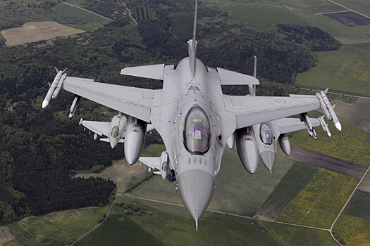 Перечислены преимущества российских истребителей перед F-16