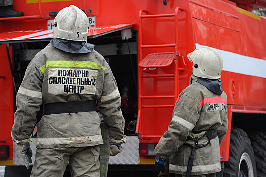 На западе Москвы загорелось административное здание