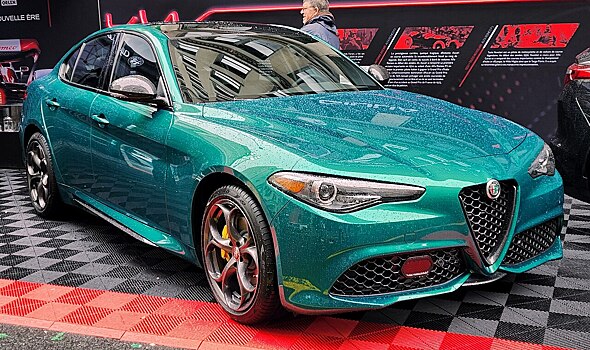 Alfa Romeo обновила Giulia и убрала мотор V6