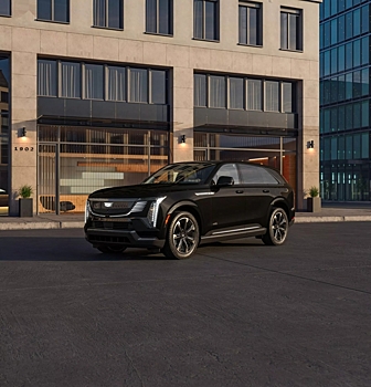 Cadillac выставляет на аукцион самый первый Escalade IQ