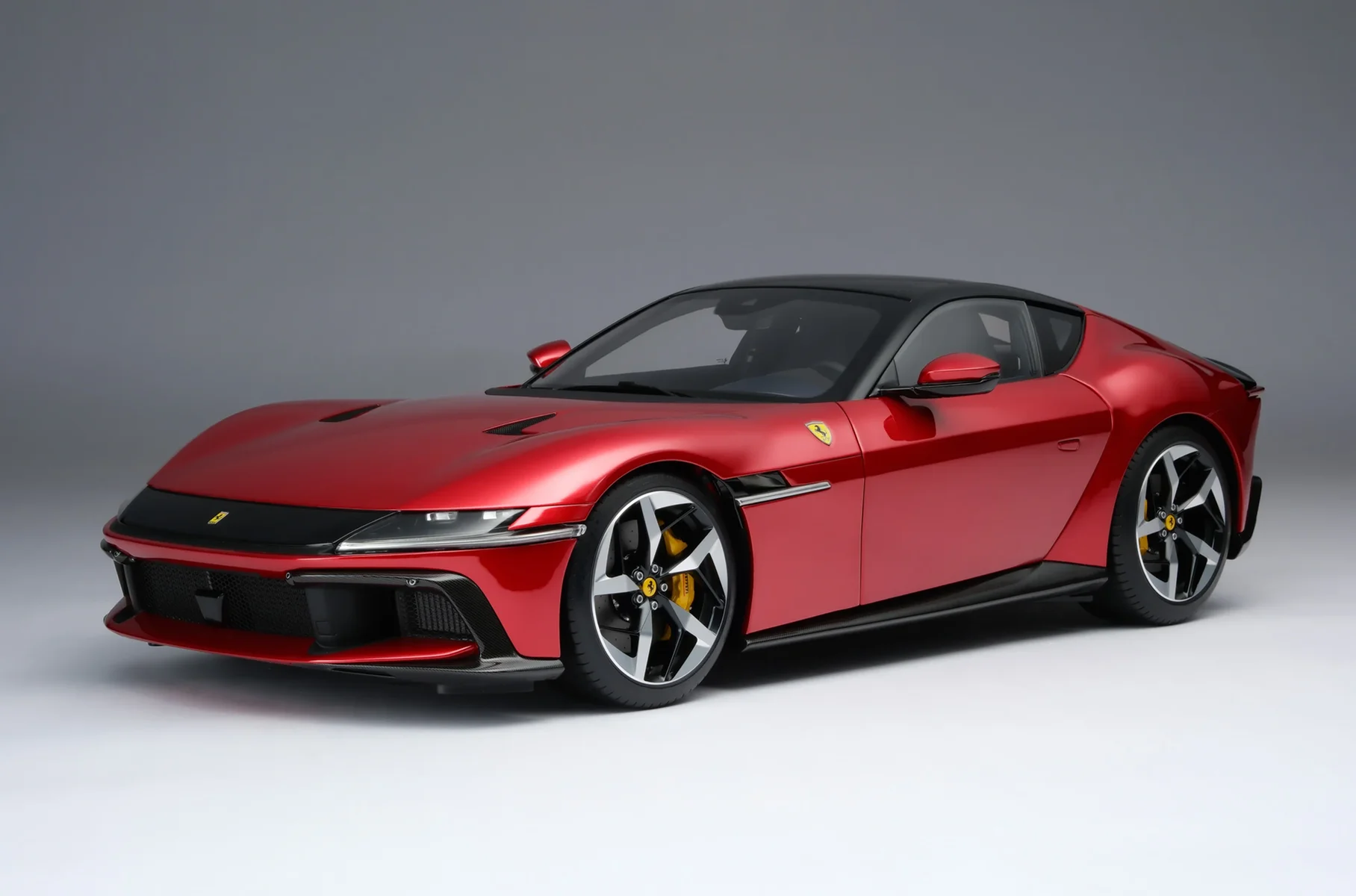 Игрушечную Ferrari 12Cilindri продают по цене двух Lada Granta1