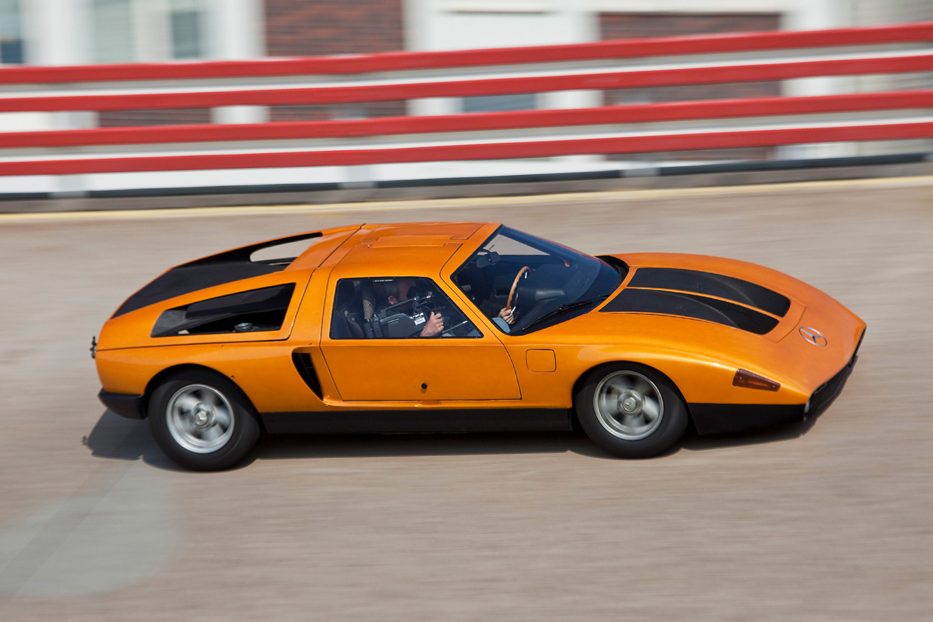 Mercedes-Benz C111: концепт, который не собирался уходить23