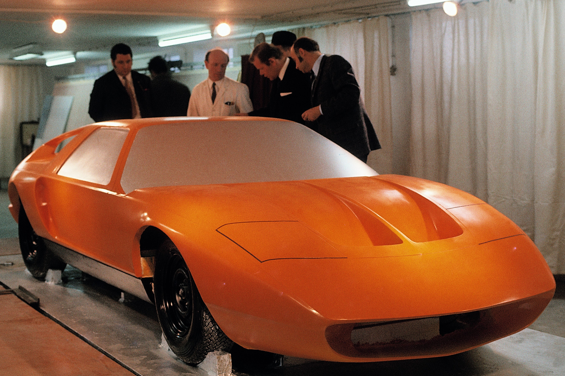 Mercedes-Benz C111: концепт, который не собирался уходить19