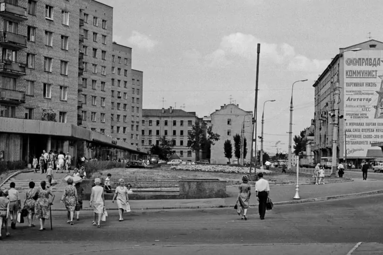 «Место номер один, куда девушку можно было сводить». Какой была легендарная советская «Шоколадница» у парка Горького7