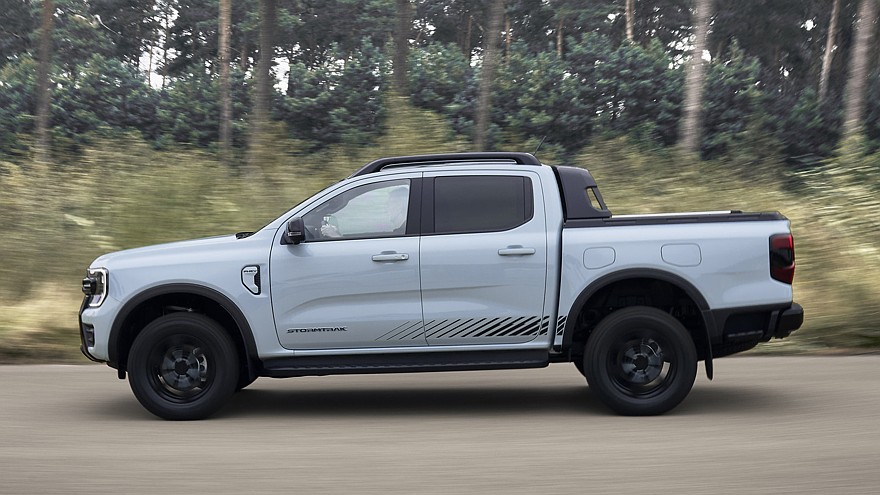 Новый Ford Ranger PHEV в Европе по мощности уступает только Raptor1