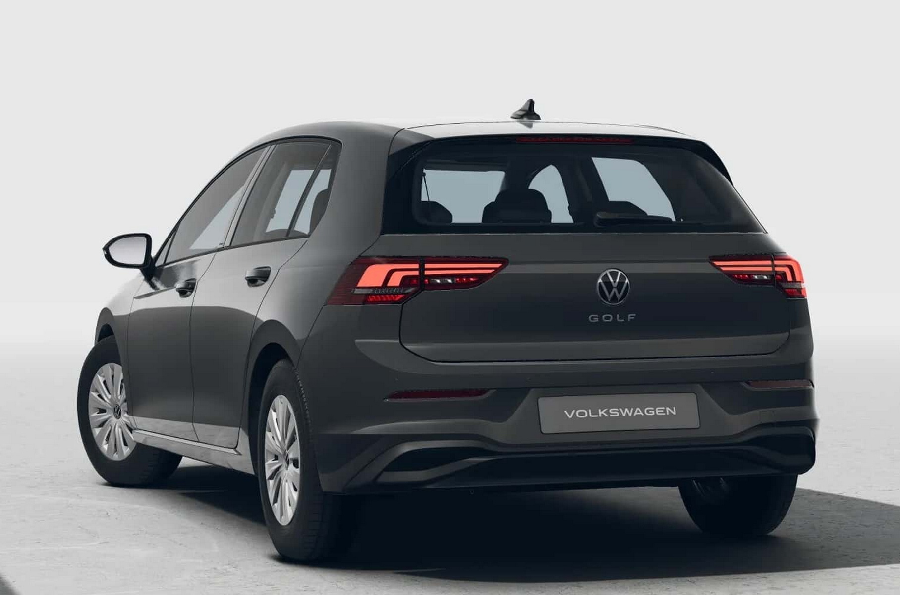 Посмотрите на новый базовый Volkswagen Golf: «механика» и штамповка3