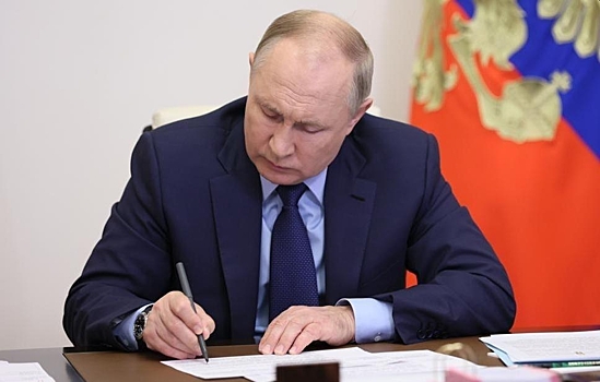 Путин продлил продовольственное эмбарго