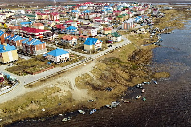 Россиянка решила показать родное село в Арктике всему миру. Почему его стоит увидеть всем?3