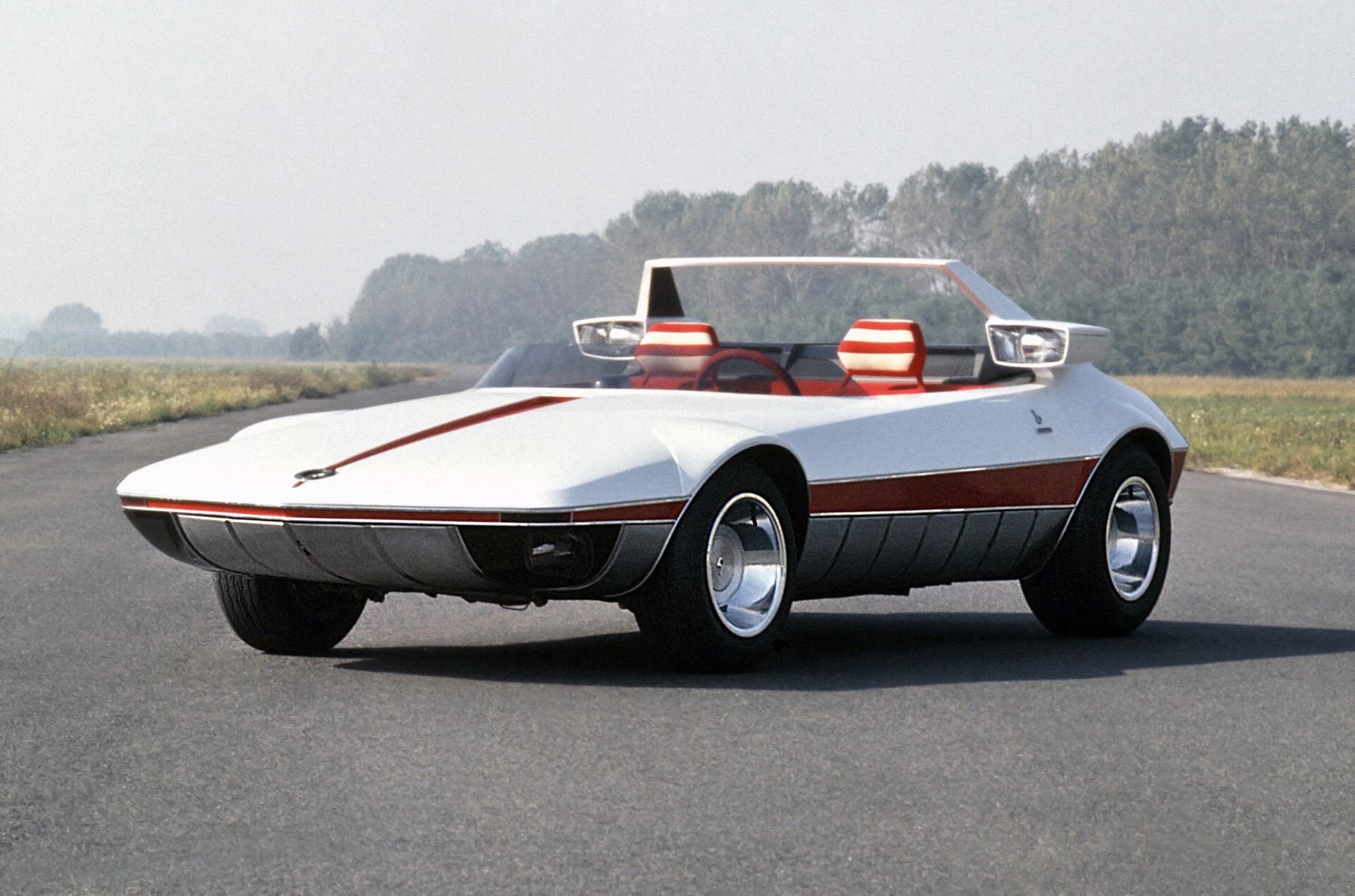 Bertone выпустит современную версию родстера Runabout из 60-х1