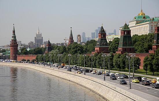 В Москве километры кабелей убрали под землю в рамках программы "Чистое небо"