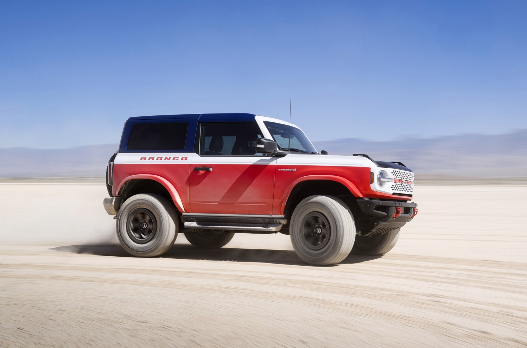 Новый Ford Bronco получил версию в стиле Baja Bronco из 1970-х3