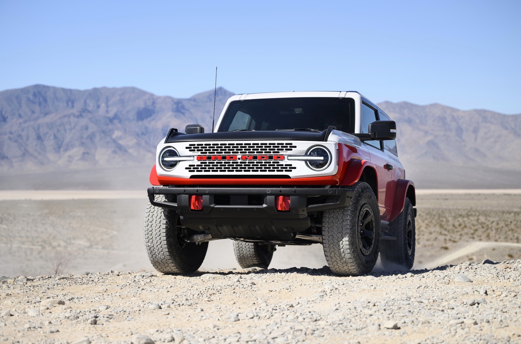 Новый Ford Bronco получил версию в стиле Baja Bronco из 1970-х2