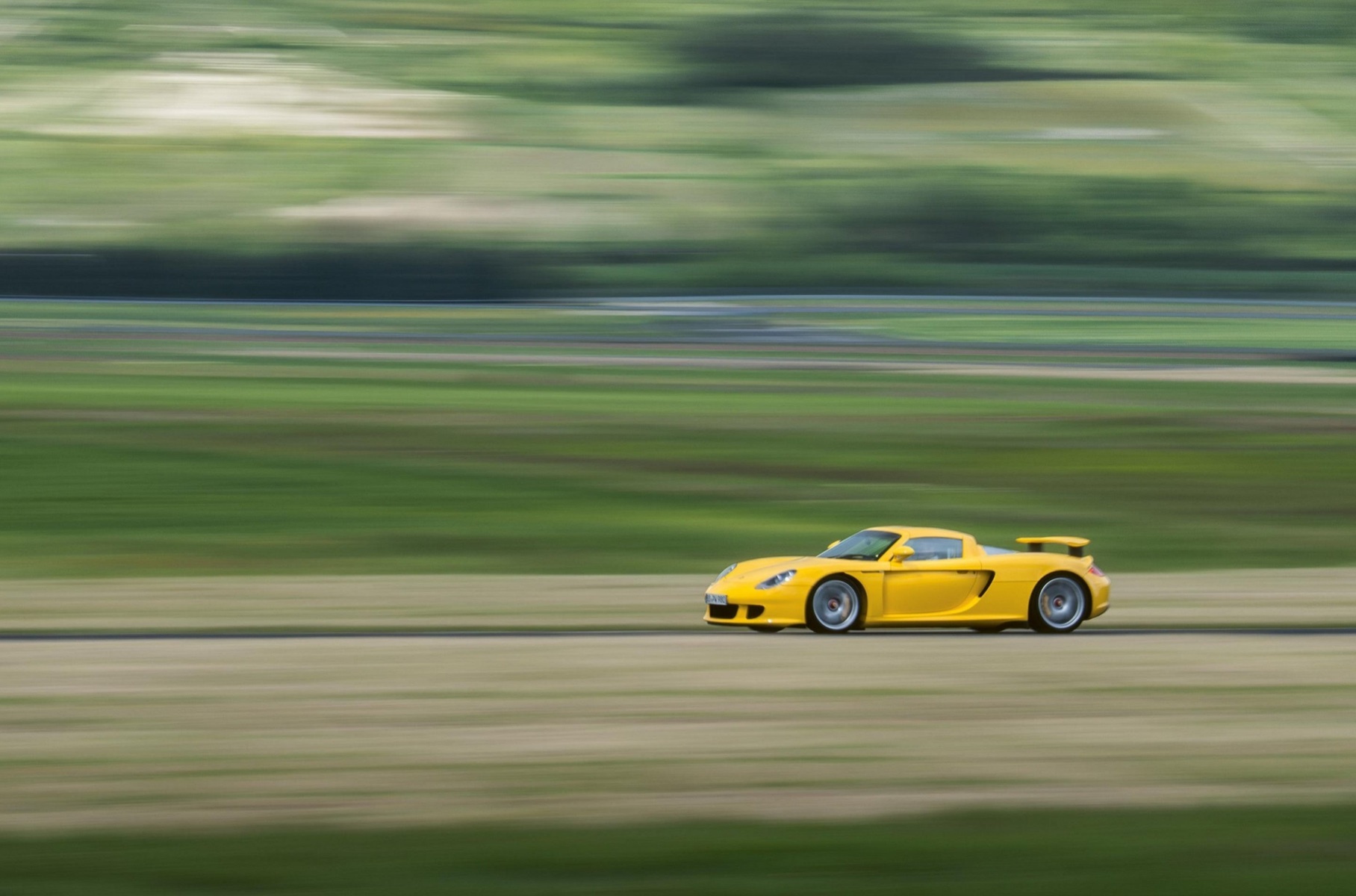 Porsche Carrera GT получил новые шины2