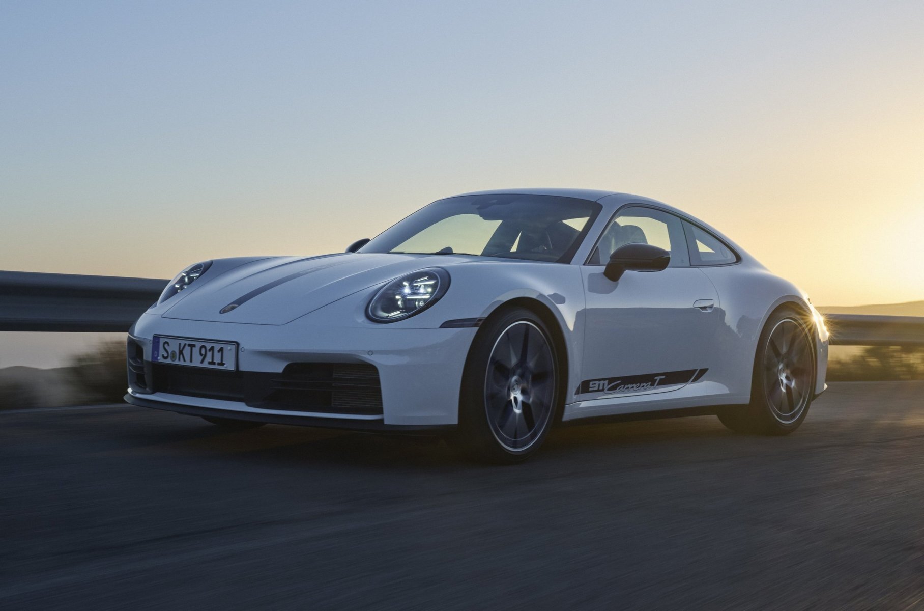 Представлен облегченный Porsche 911 Carrera T c «механикой»3