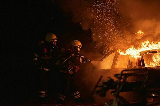 В Бердянске взорвали автомобиль