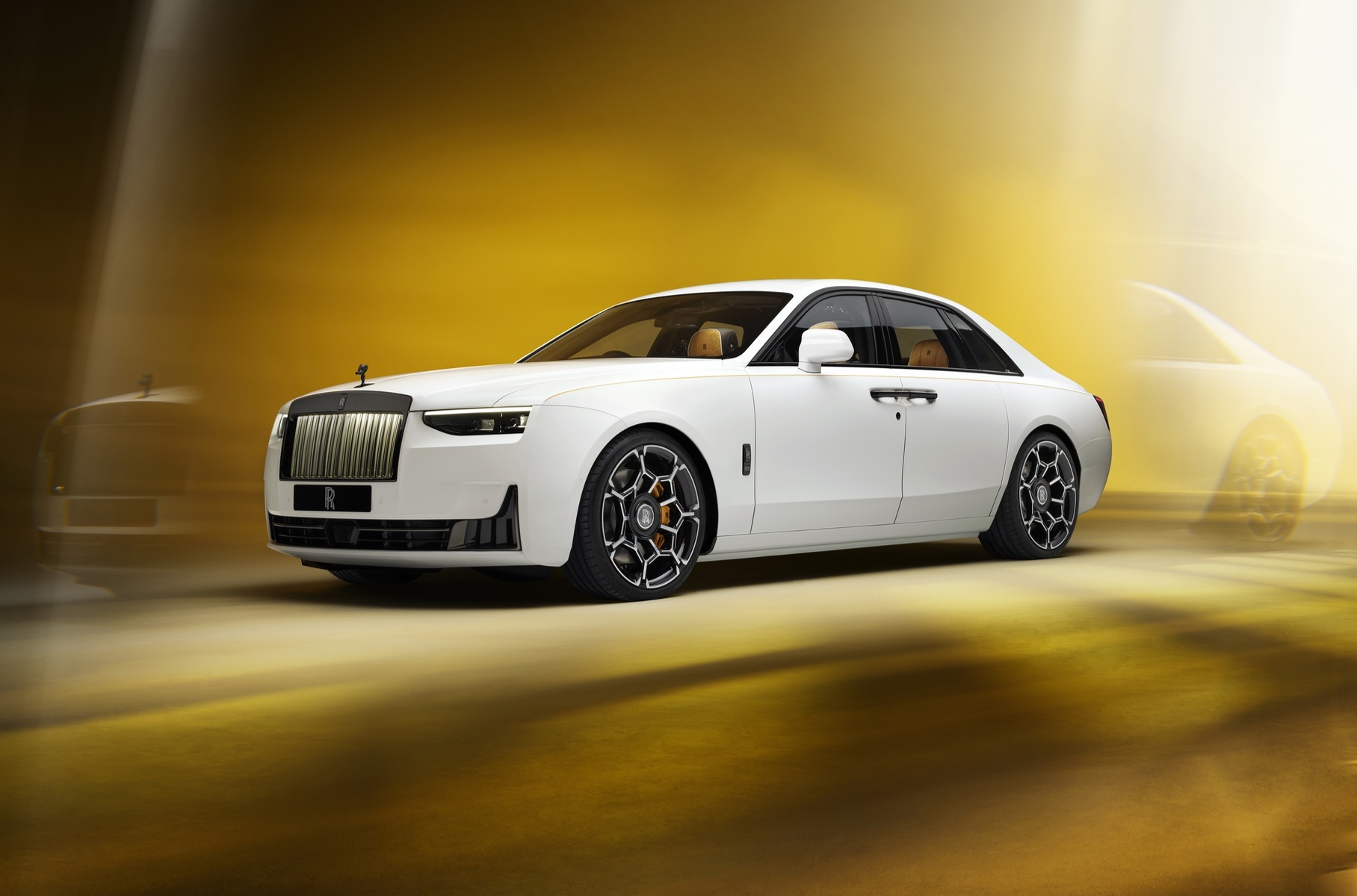 Rolls-Royce обновила седан Ghost11