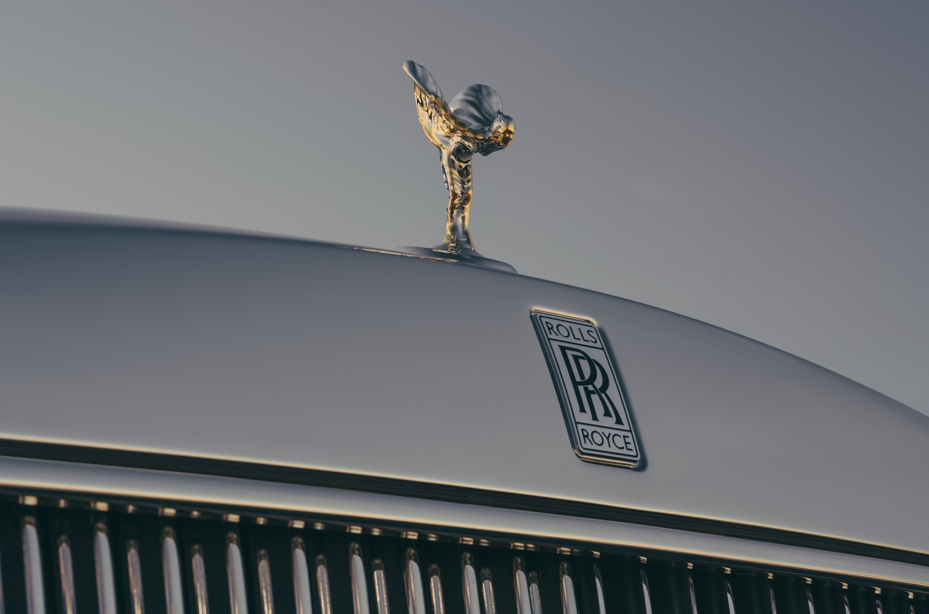 Rolls-Royce сделал Phantom в стиле «Голдфингера»3