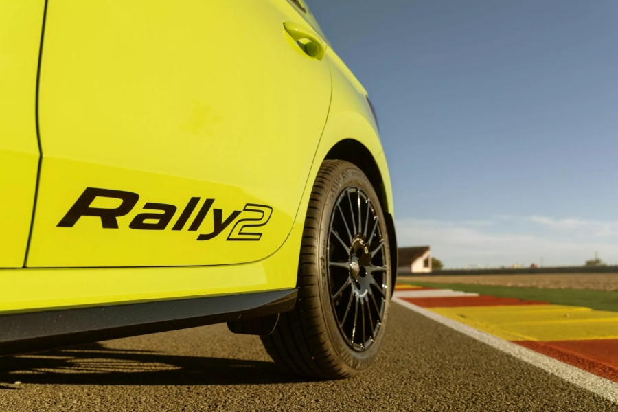 Skoda Fabia Rally2 by Cohete Suarez — настоящий горячий хэтчбек3