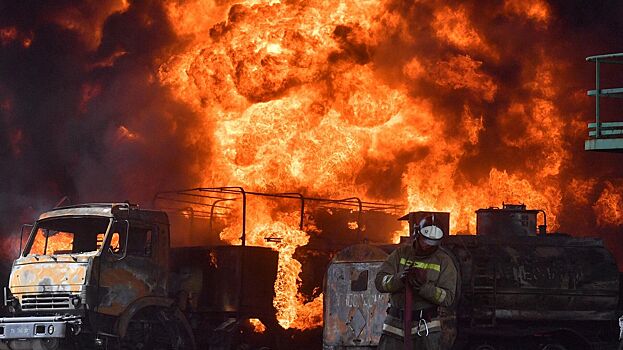 СМИ: в Днепропетровске слышны взрывы