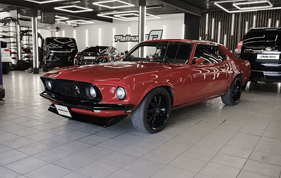 Ford Mustang 1969 года выпуска продают в Санкт-Петербурге за 9,95 млн рублей