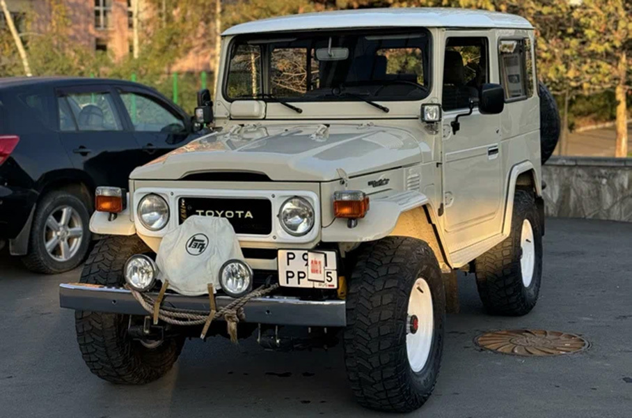 В России продают уникальный Toyota Land Cruiser 1979 года1