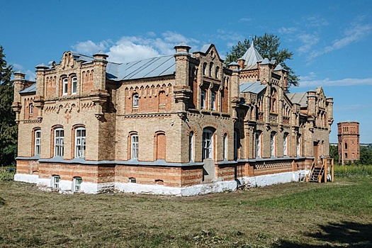 ВСУ повредили "Дворец для любимой" в Курской области