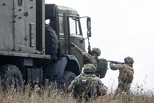 Боец ВС РФ с осколком в шее шесть дней вел раненых товарищей к госпиталю