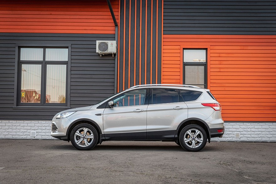 Ford Kuga II с пробегом: подгнивающие пороги и аккумулятор как расходник1