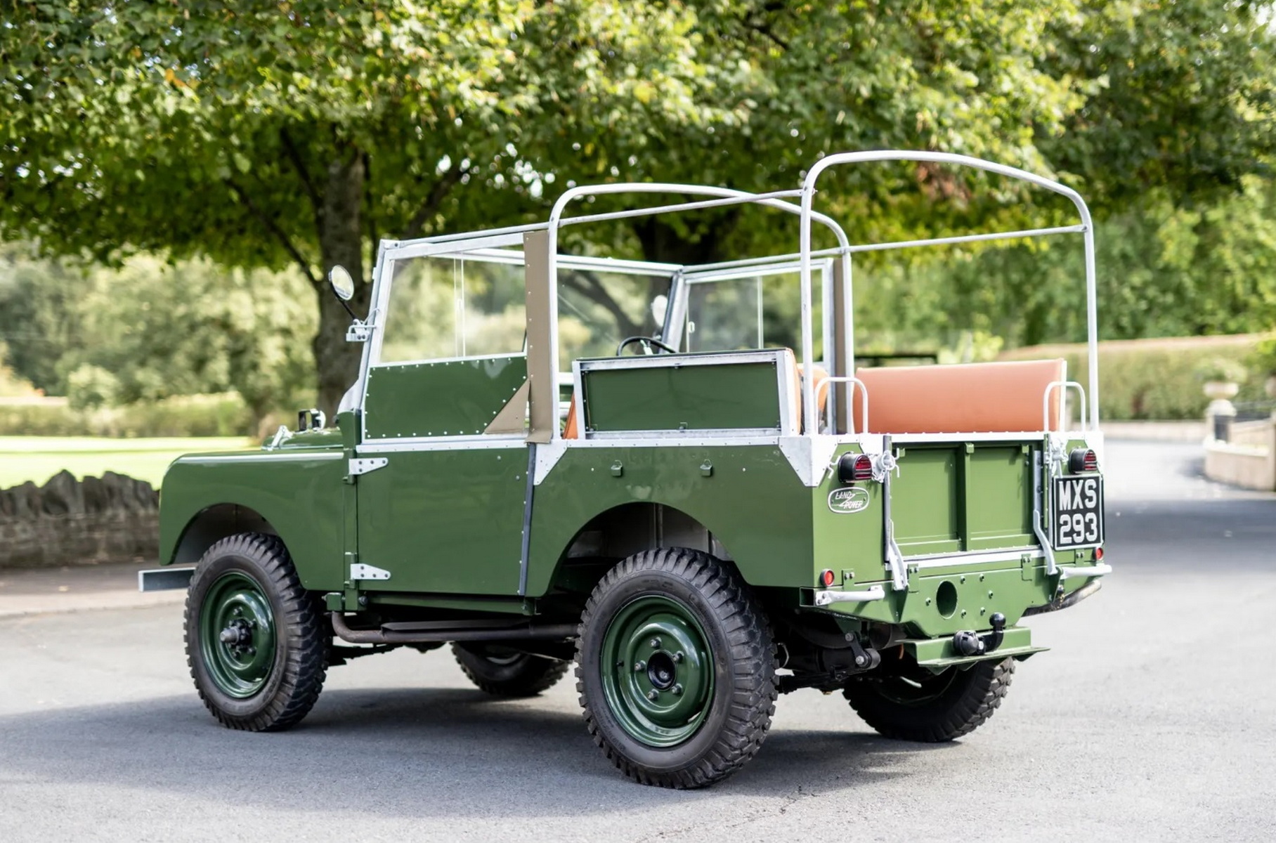 Land Rover возродил 73-летний вездеход Series I: его пустили с молотка1