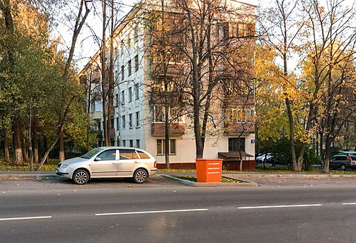 На улицах столицы установили контейнеры с противогололедным материалом