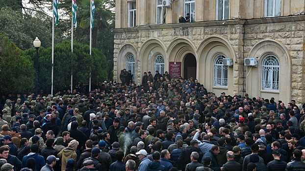 Оппозиция в Абхазии настаивает на отзыве соглашения по инвестпроектам