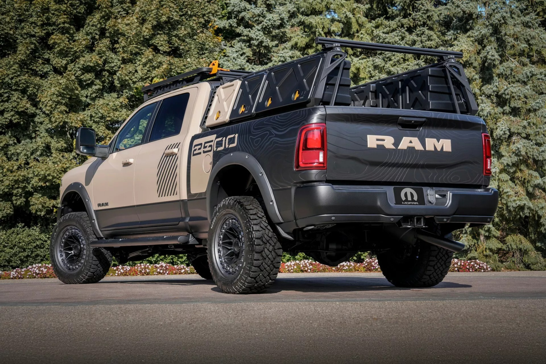 Ram показал концептуальный пикап с HEMI V8 под капотом1