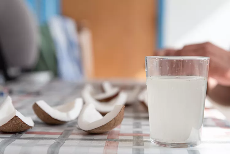 Раскрыто, почему кокосовая вода — лучший напиток для утоления жажды1