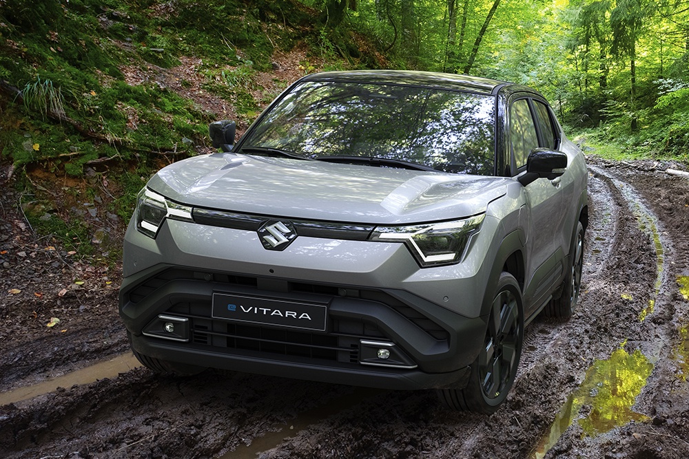 Состоялся дебют нового Suzuki eVitara. Кроссовер сняли на официальные фото2