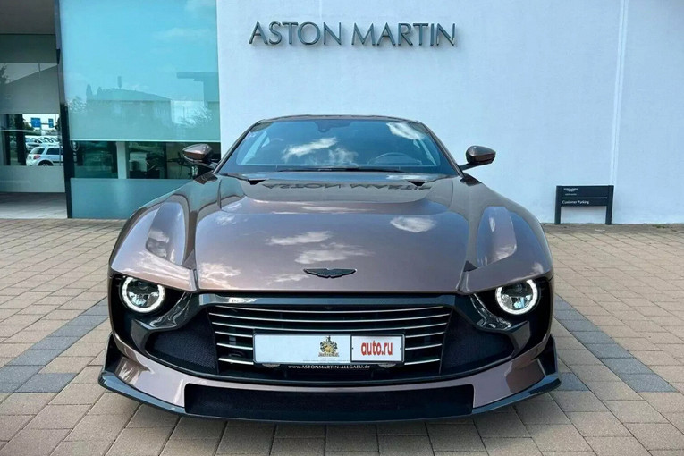 В России продают коллекционный Aston Martin за 300 млн рублей1